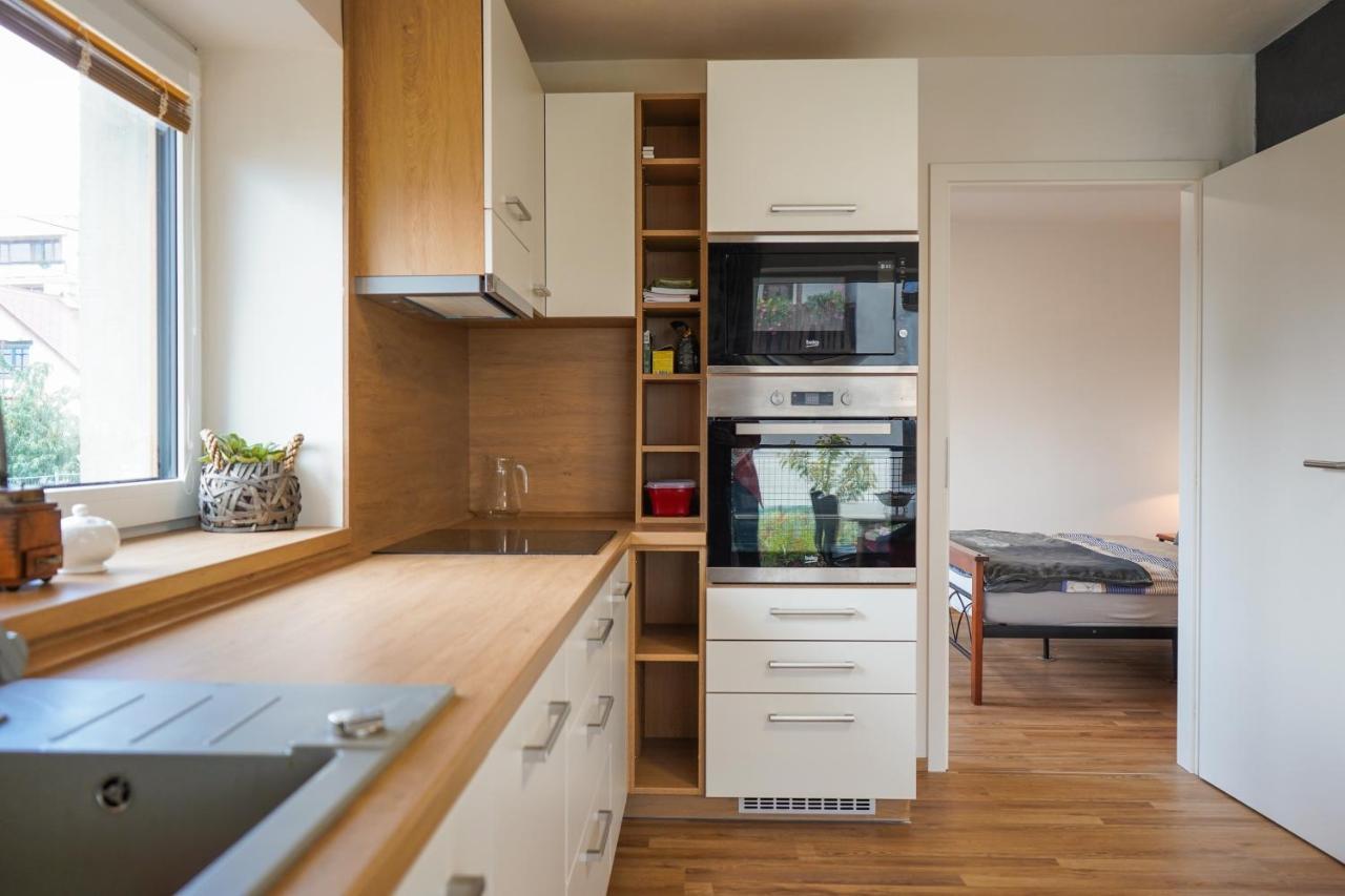Vila Vekose - Apartman S Terasou A Zahradou Hradec Králové Екстериор снимка