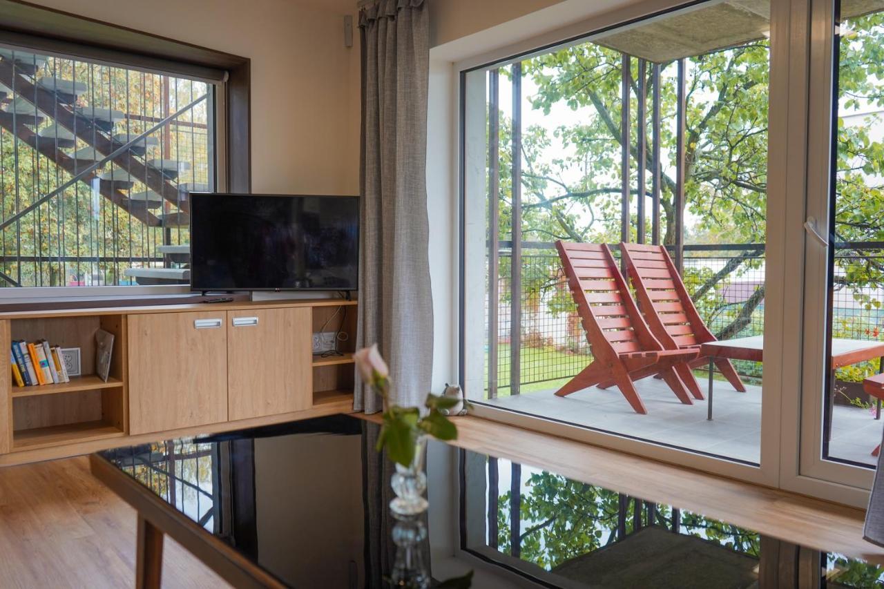 Vila Vekose - Apartman S Terasou A Zahradou Hradec Králové Екстериор снимка