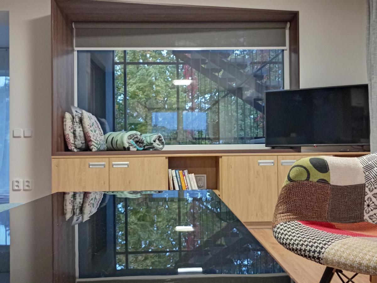 Vila Vekose - Apartman S Terasou A Zahradou Hradec Králové Екстериор снимка