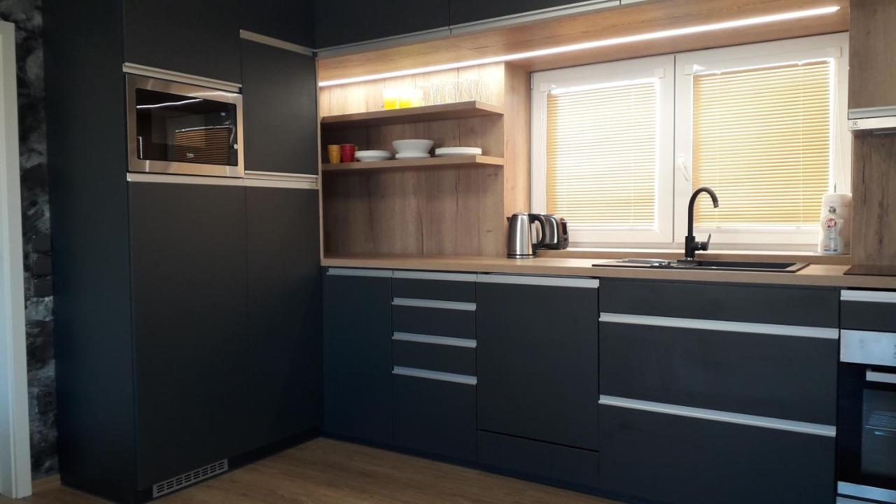 Vila Vekose - Apartman S Terasou A Zahradou Hradec Králové Екстериор снимка
